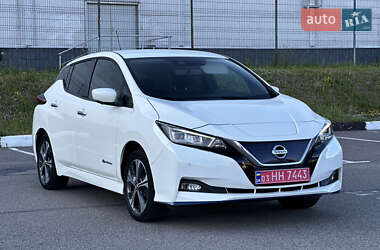 Хэтчбек Nissan Leaf 2020 в 