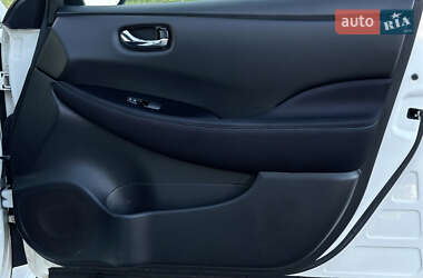 Хэтчбек Nissan Leaf 2020 в 
