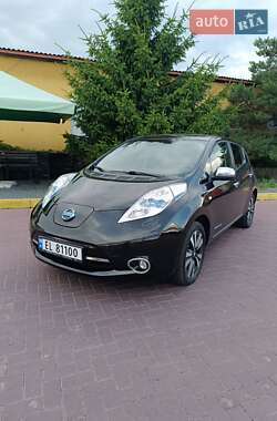 Хэтчбек Nissan Leaf 2015 в 
