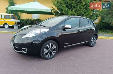 Хэтчбек Nissan Leaf 2015 в 