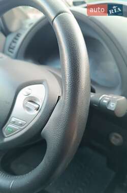 Хэтчбек Nissan Leaf 2015 в 