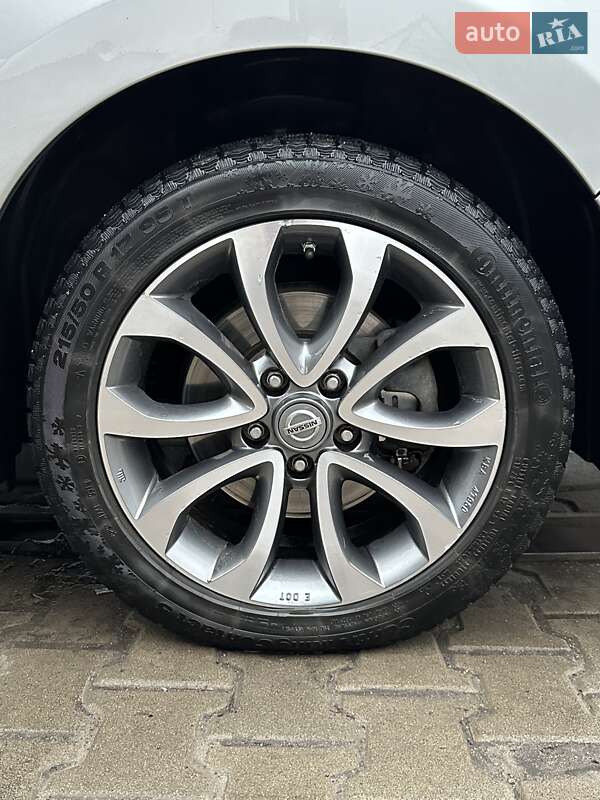 Хэтчбек Nissan Leaf 2014 в Белогородке