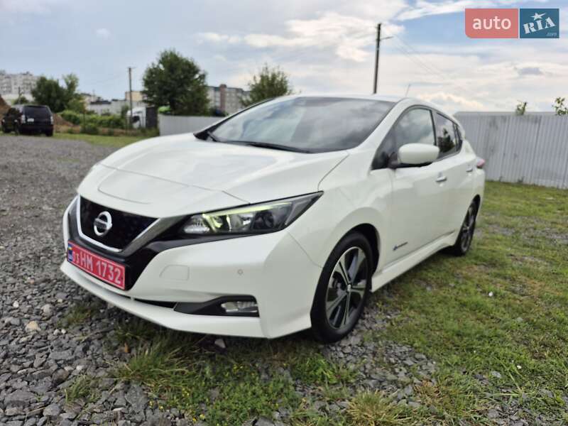 Хэтчбек Nissan Leaf 2020 в Хмельницком