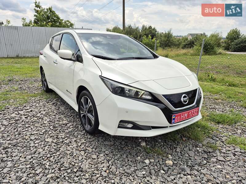 Хэтчбек Nissan Leaf 2020 в Хмельницком