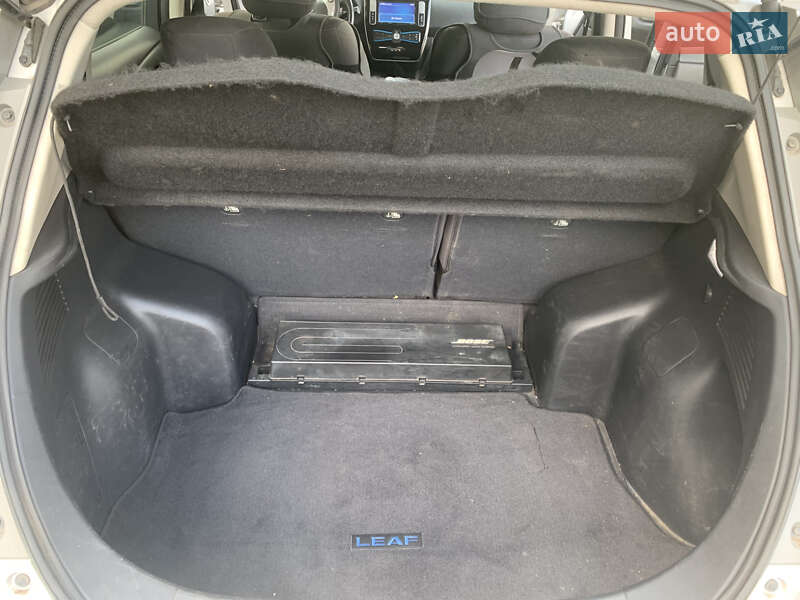 Хэтчбек Nissan Leaf 2013 в Днепре