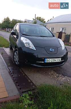 Хетчбек Nissan Leaf 2015 в 