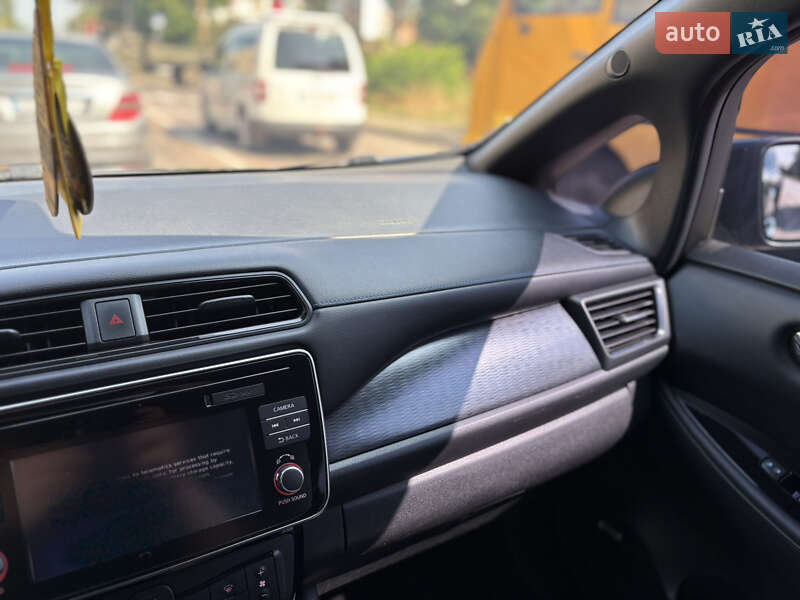 Хэтчбек Nissan Leaf 2018 в Черновцах