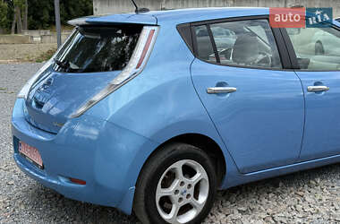 Хэтчбек Nissan Leaf 2012 в 