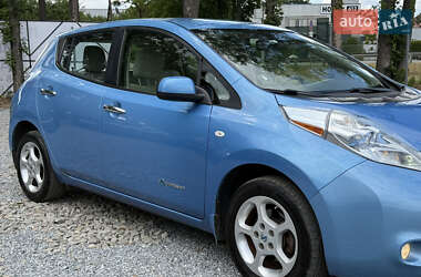 Хэтчбек Nissan Leaf 2012 в 