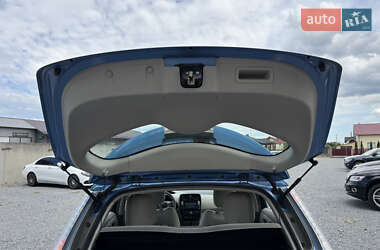 Хэтчбек Nissan Leaf 2012 в 
