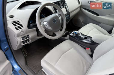 Хэтчбек Nissan Leaf 2012 в 