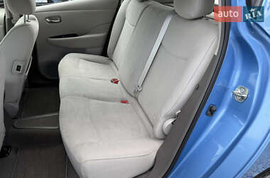 Хэтчбек Nissan Leaf 2012 в 