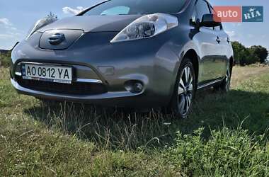 Хэтчбек Nissan Leaf 2015 в 