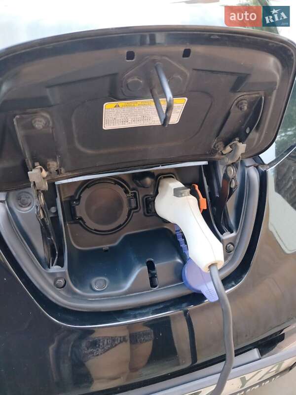 Хетчбек Nissan Leaf 2014 в Черкасах
