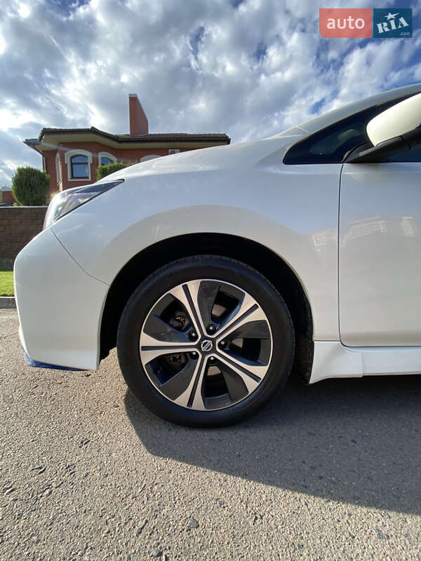 Хэтчбек Nissan Leaf 2020 в Ровно