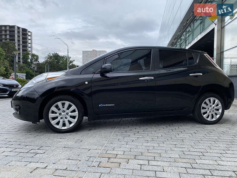 Хетчбек Nissan Leaf 2015 в Києві