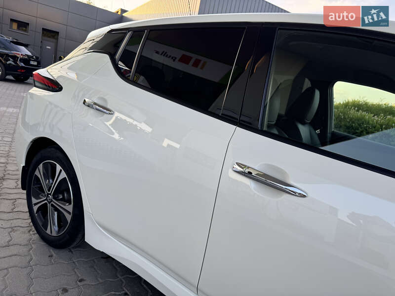 Хэтчбек Nissan Leaf 2018 в Дрогобыче