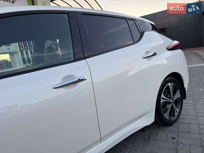 Хэтчбек Nissan Leaf 2018 в Дрогобыче