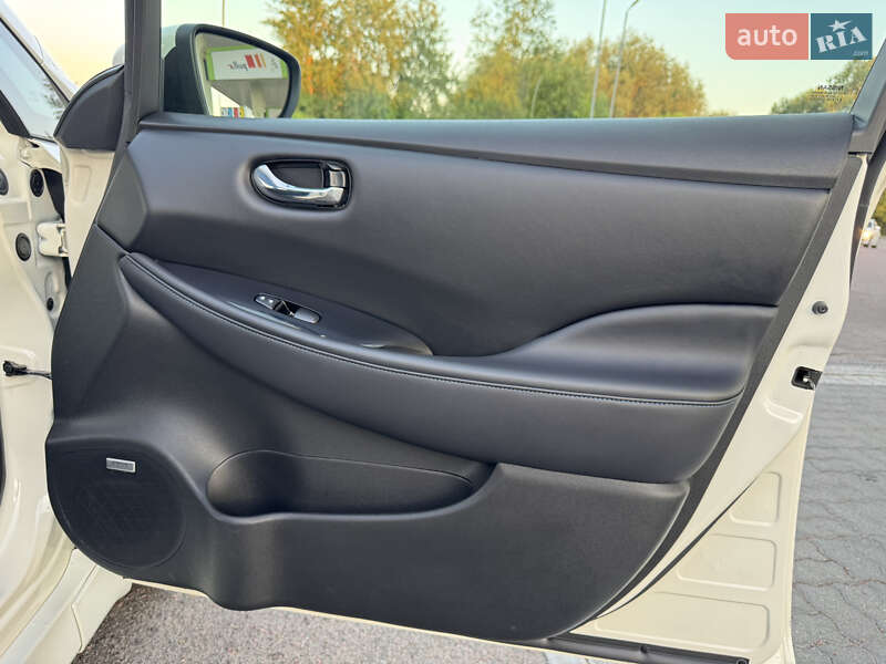 Хэтчбек Nissan Leaf 2018 в Дрогобыче