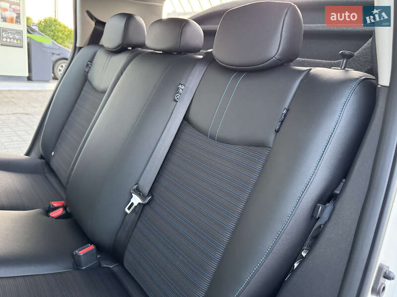 Хэтчбек Nissan Leaf 2018 в Дрогобыче