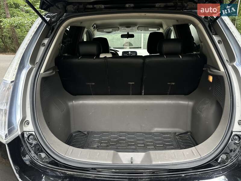 Хетчбек Nissan Leaf 2011 в Києві фото 17 Хетчбек Nissan Leaf 2011 в Києві