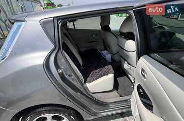 Хэтчбек Nissan Leaf 2013 в 