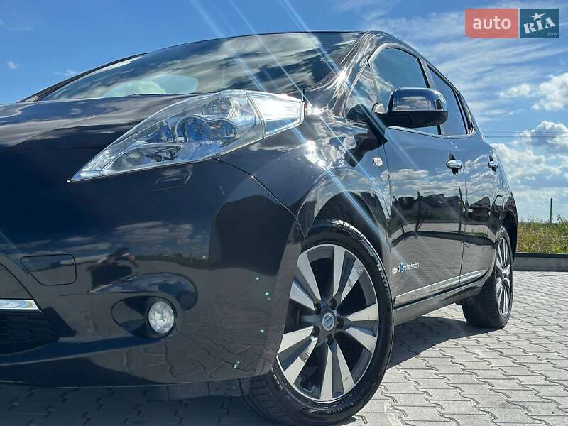 Хэтчбек Nissan Leaf 2013 в Львове