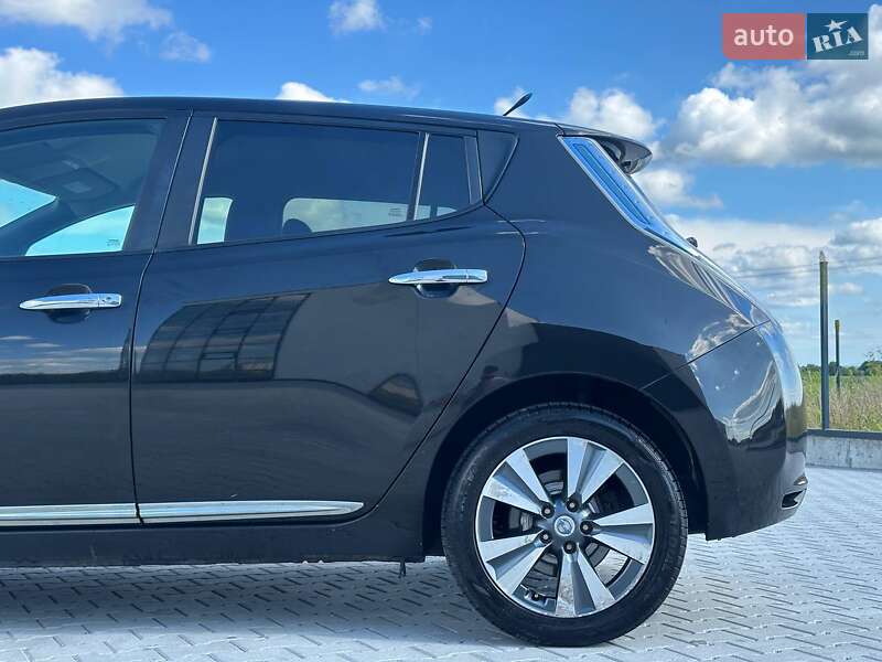 Хэтчбек Nissan Leaf 2013 в Львове