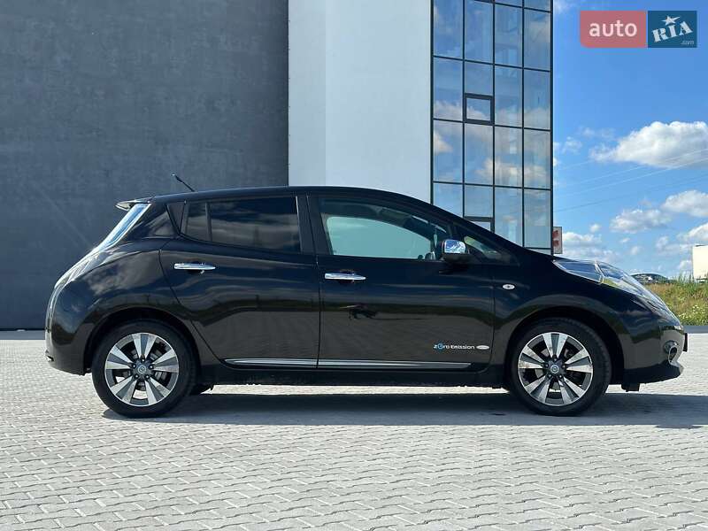 Хэтчбек Nissan Leaf 2013 в Львове
