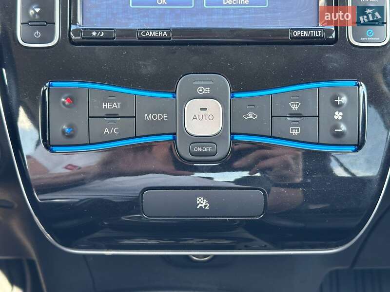 Хэтчбек Nissan Leaf 2013 в Львове