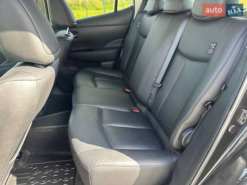 Хэтчбек Nissan Leaf 2013 в Львове