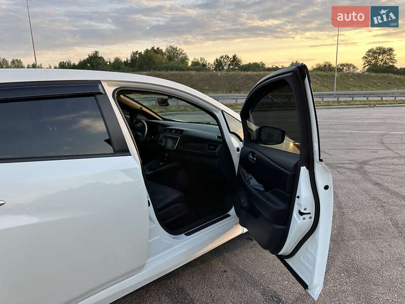 Хэтчбек Nissan Leaf 2019 в Полтаве фото 27 Хэтчбек Nissan Leaf 2019 в Полтаве