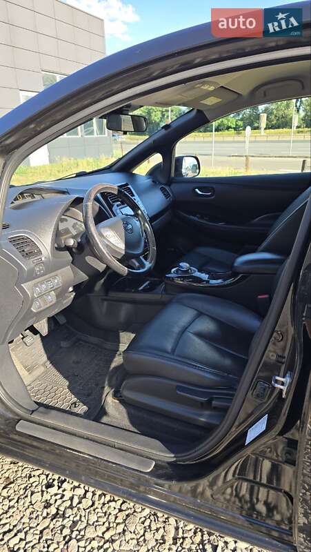 Хетчбек Nissan Leaf 2015 в Києві