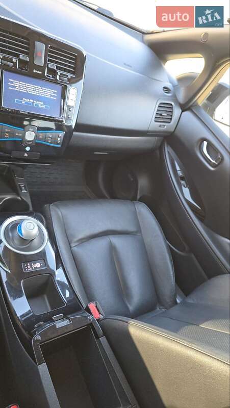 Хетчбек Nissan Leaf 2015 в Києві