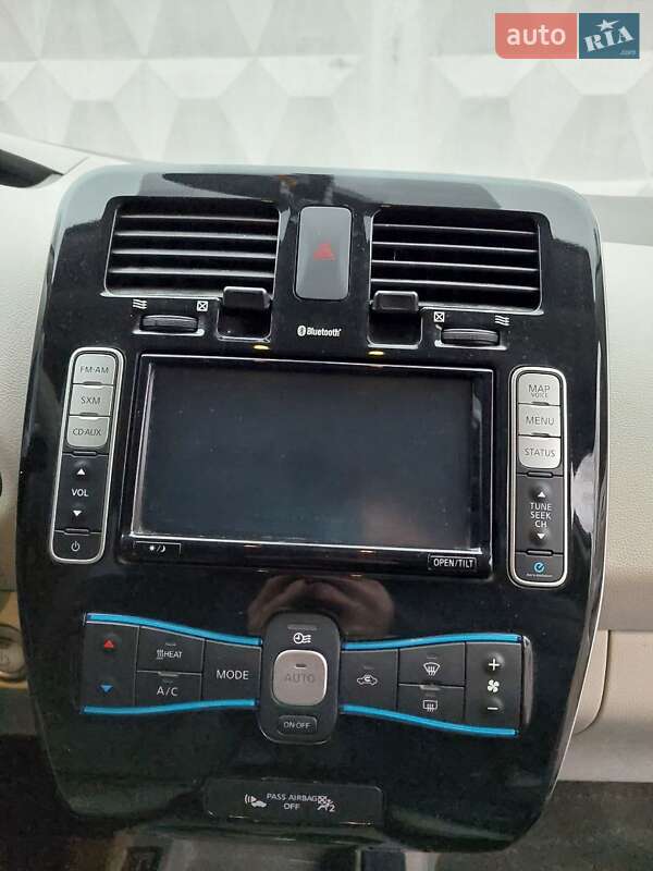 Хэтчбек Nissan Leaf 2016 в Бердичеве