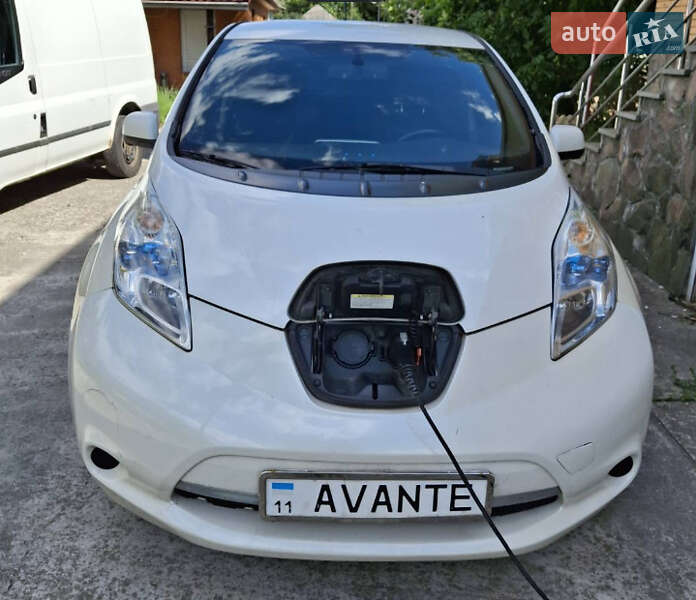 Хетчбек Nissan Leaf 2013 в Києві