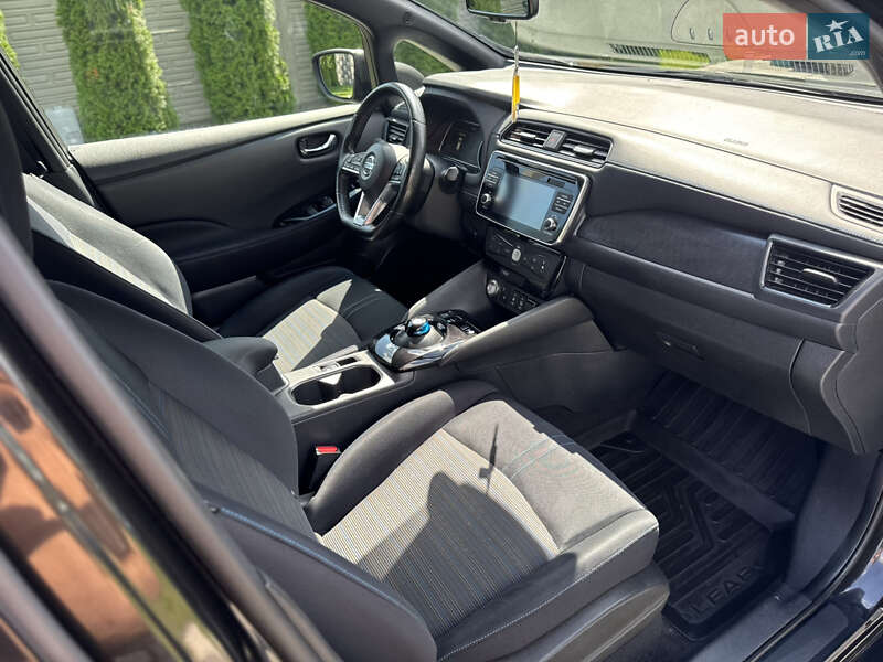 Хэтчбек Nissan Leaf 2018 в Ровно