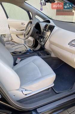 Хетчбек Nissan Leaf 2012 в Стрию