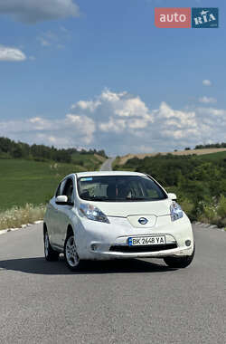 Хэтчбек Nissan Leaf 2012 в Ровно