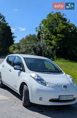 Хэтчбек Nissan Leaf 2013 в 