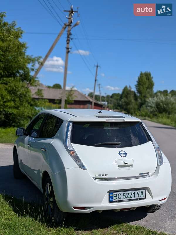 Хэтчбек Nissan Leaf 2013 в Тернополе