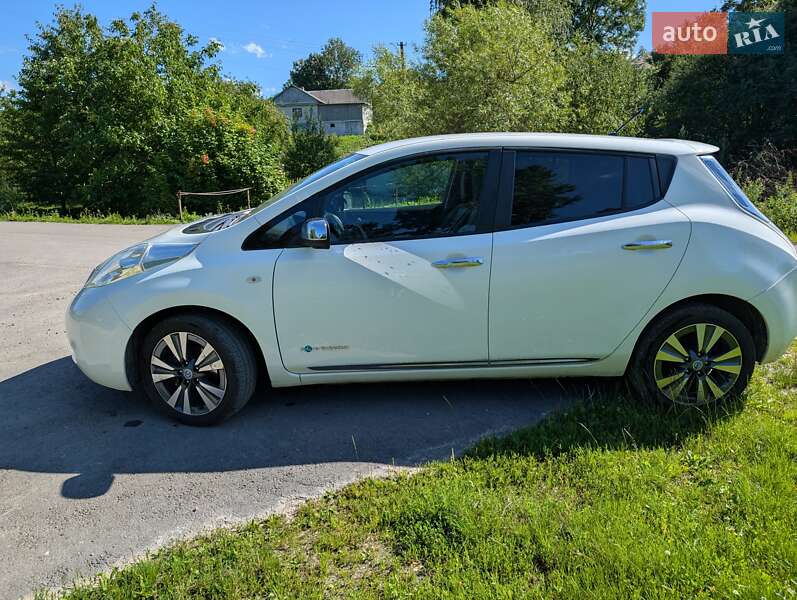 Хэтчбек Nissan Leaf 2013 в Тернополе