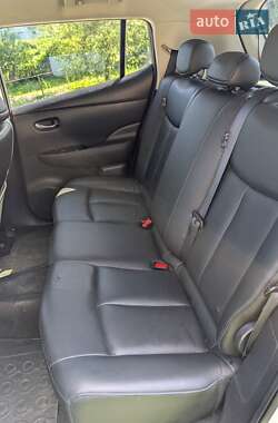 Хэтчбек Nissan Leaf 2013 в 