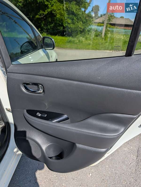 Хэтчбек Nissan Leaf 2013 в Тернополе