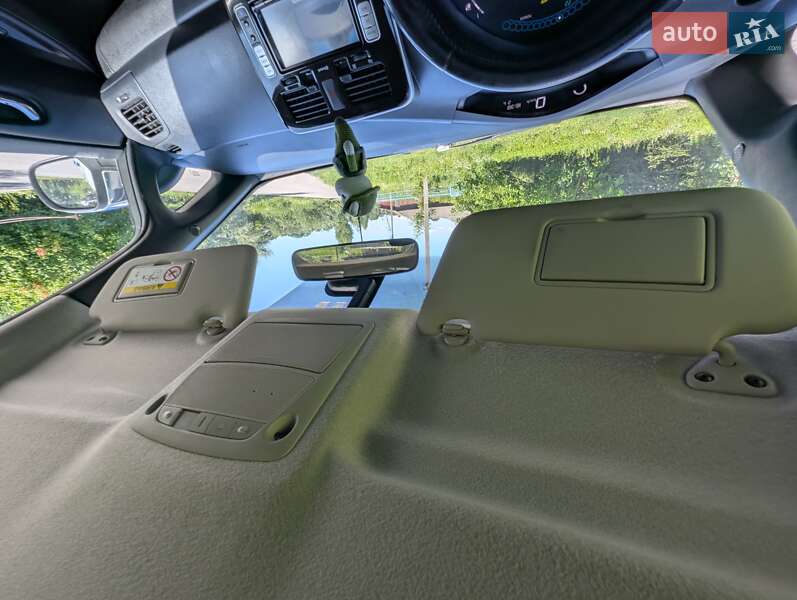 Хэтчбек Nissan Leaf 2013 в Тернополе