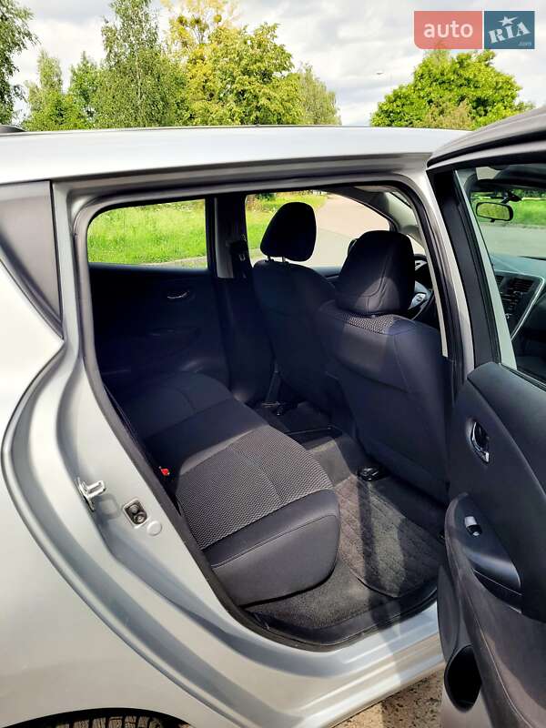 Хэтчбек Nissan Leaf 2016 в Ровно