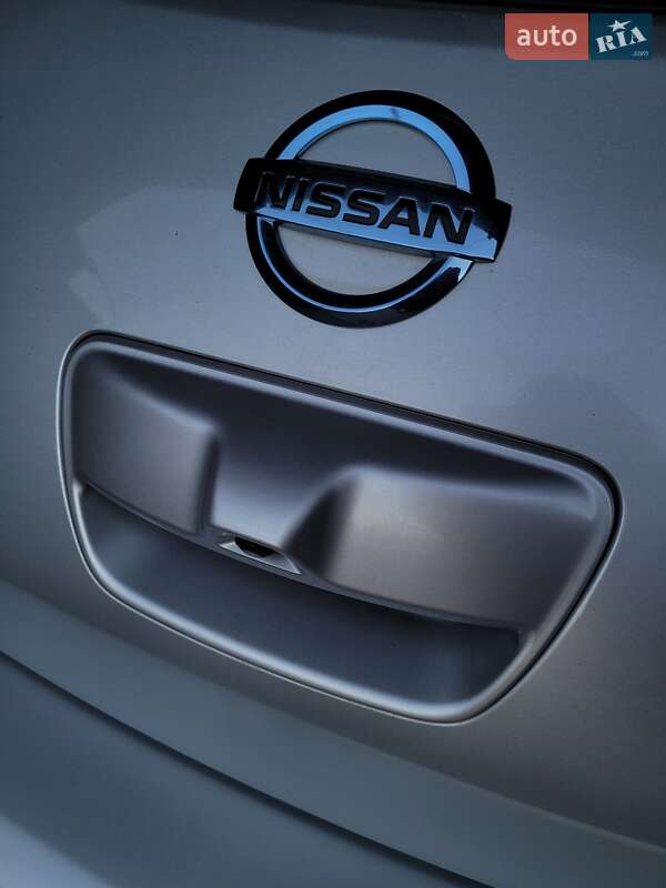 Хэтчбек Nissan Leaf 2016 в Ровно