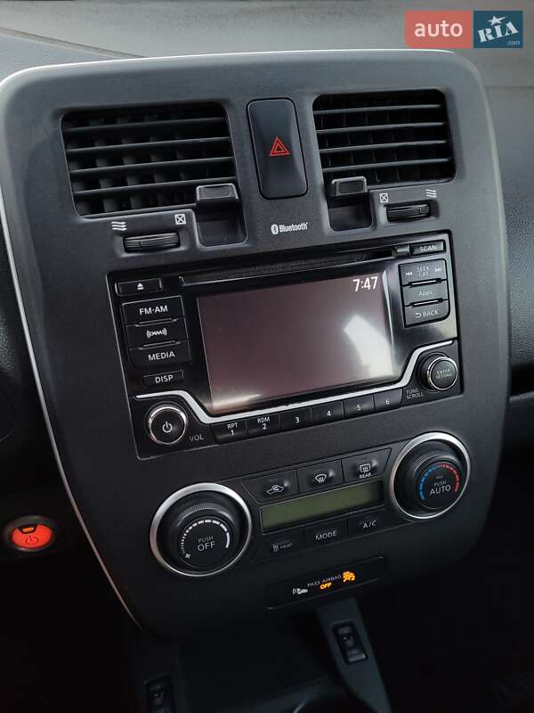 Хэтчбек Nissan Leaf 2016 в Ровно