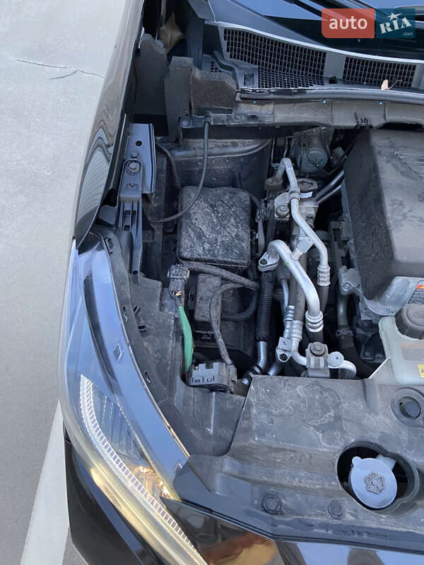 Хэтчбек Nissan Leaf 2018 в Киеве