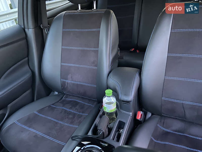 Хэтчбек Nissan Leaf 2018 в Киеве